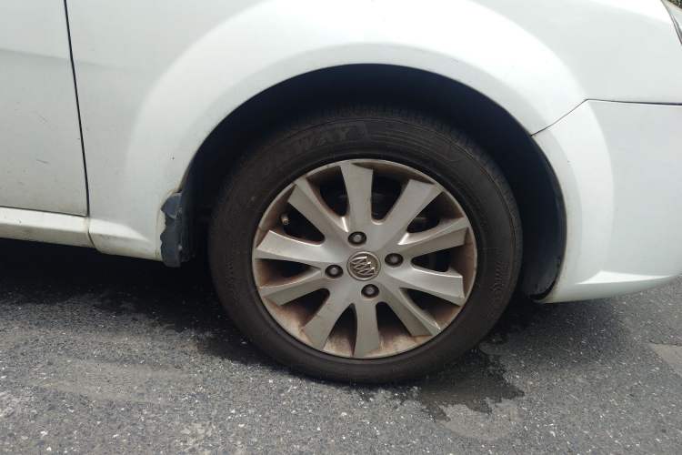 Used Buick Excelle 2013 1.5L Manual Luxury Model Right Front Wheel Hub