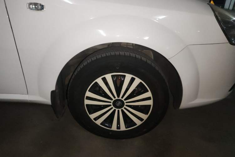Used Buick Excelle 2013 1.5L Manual Classic Model Right Front Wheel Hub