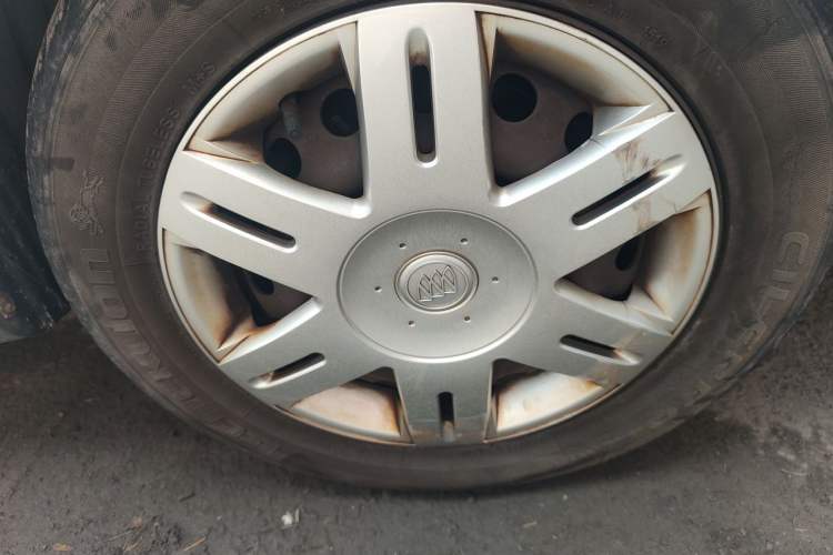 Used Buick Excelle 2013 1.5L Automatic Classic Model Right Front Wheel Hub