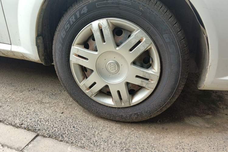 Used Buick Excelle 2013 1.5L Automatic Classic Model Right Front Wheel Hub