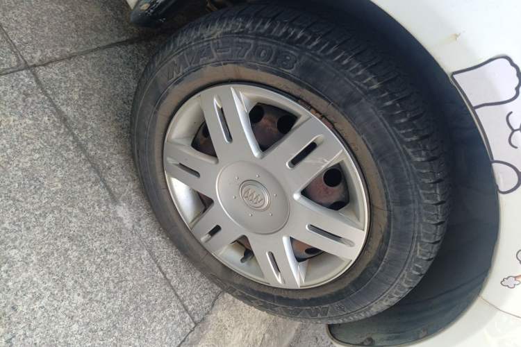 Used Buick Excelle 2013 1.5L Automatic Classic Model Right Front Wheel Hub