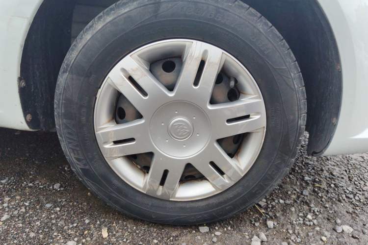 Used Buick Excelle 2013 1.5L Automatic Classic Model Right Front Wheel Hub