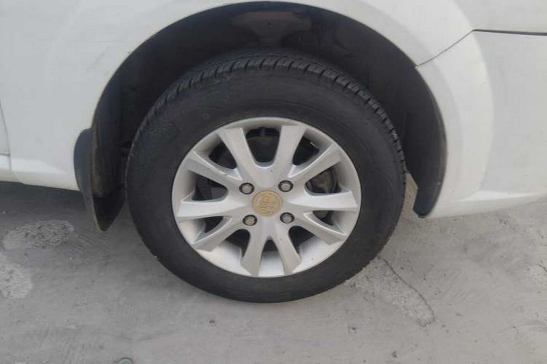 Used Buick Excelle 2013 1.5L Automatic Classic Model Right Front Wheel Hub