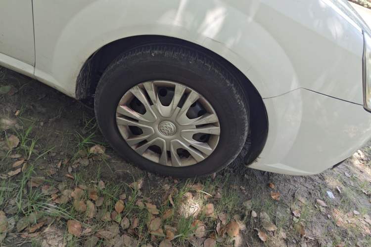 Used Buick Excelle 2013 1.5L Automatic Classic Model Right Front Wheel Hub