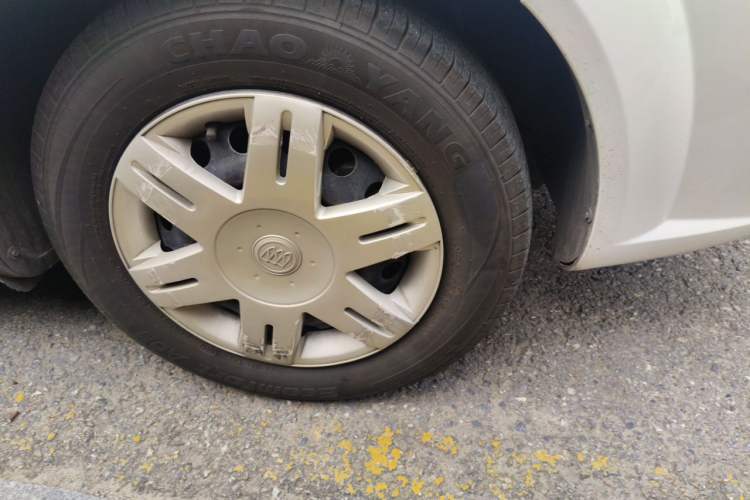 Used Buick Excelle 2013 1.5L Automatic Classic Model Right Front Wheel Hub