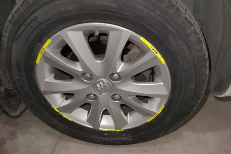 Used Buick Excelle 2013 1.5L Manual Classic Model Right Front Wheel Hub