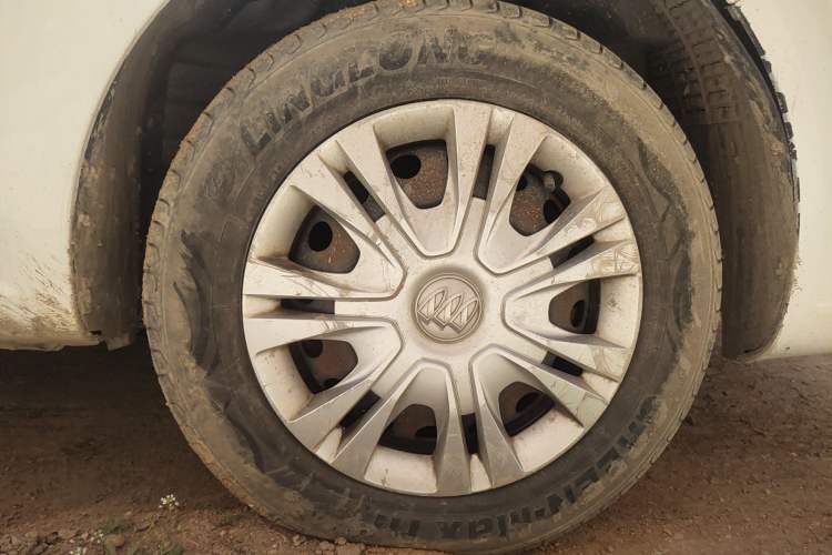 Used Buick Excelle 2013 1.5L Automatic Classic Model Right Front Wheel Hub