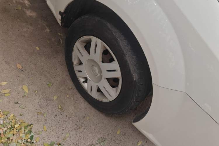 Used Buick Excelle 2013 1.5L Automatic Classic Model Right Front Wheel Hub