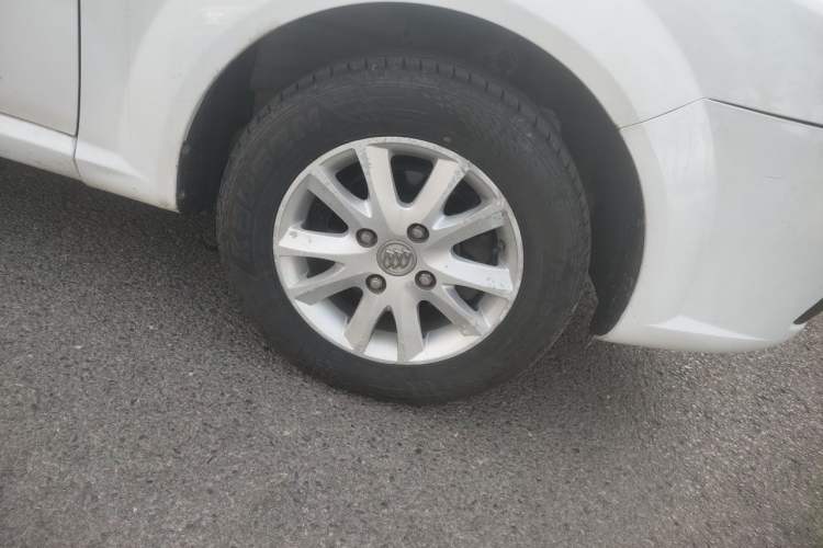 Used Buick Excelle 2013 1.5L Automatic Classic Model Right Front Wheel Hub