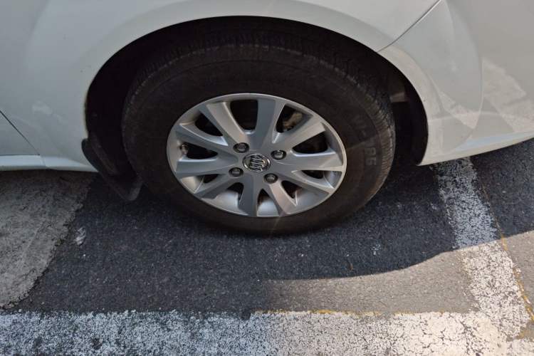 Used Buick Excelle 2013 1.5L Manual Classic Model Right Front Wheel Hub
