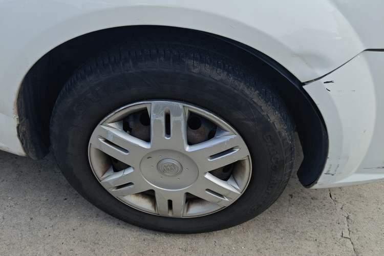 Used Buick Excelle 2013 1.5L Automatic Classic Model Right Front Wheel Hub