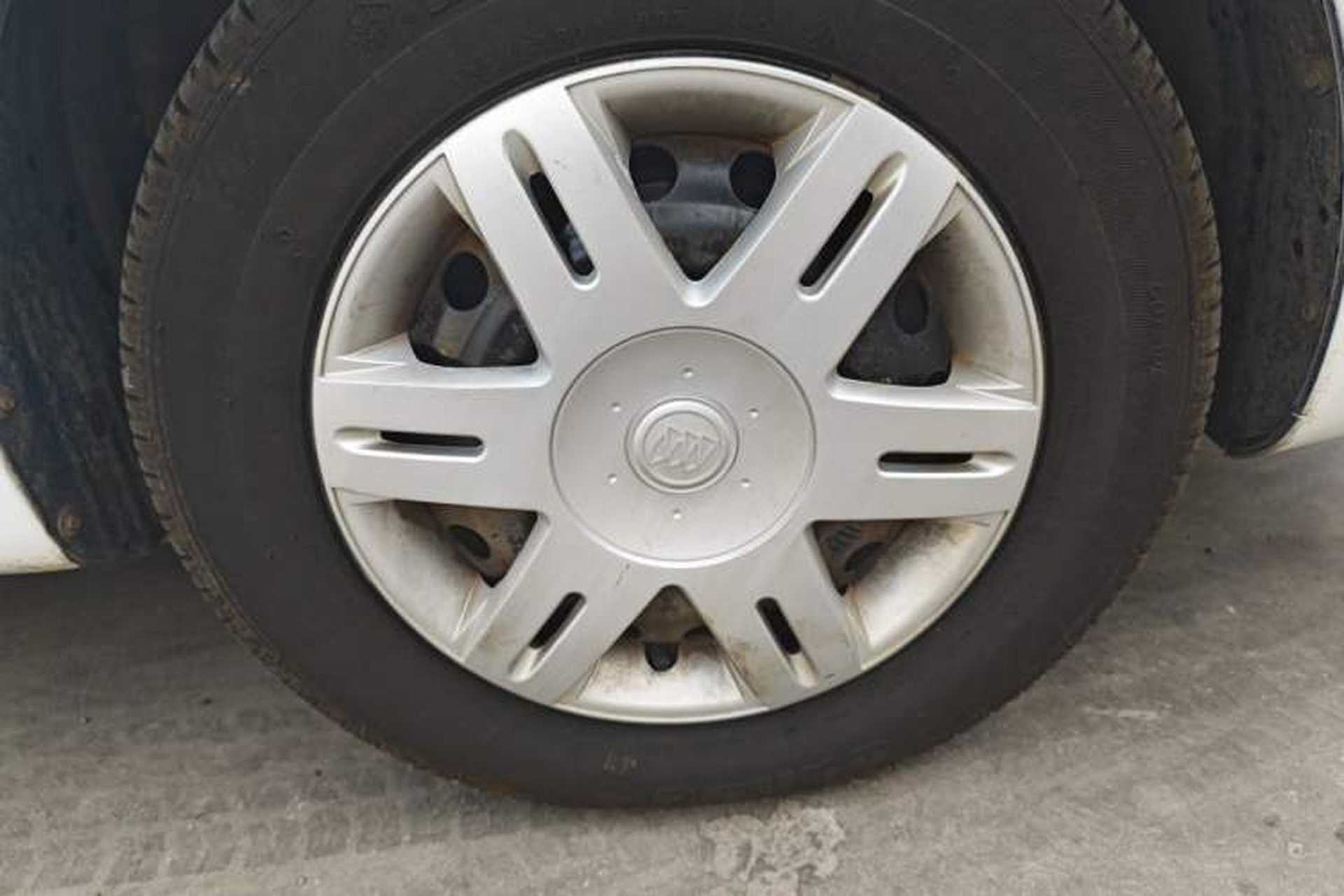 Used Buick Excelle 2013 1.5L Automatic Classic Model Right Front Wheel Hub