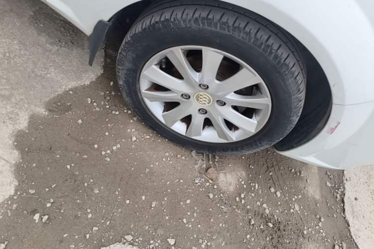 Used Buick Excelle 2013 1.5L Automatic Classic Model Right Front Wheel Hub