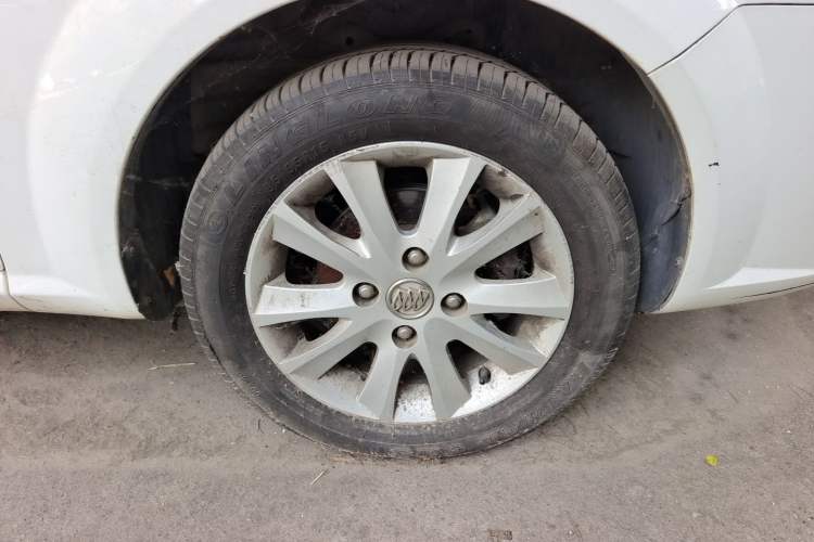 Used Buick Excelle 2013 1.5L Automatic Luxury Model Right Front Wheel Hub
