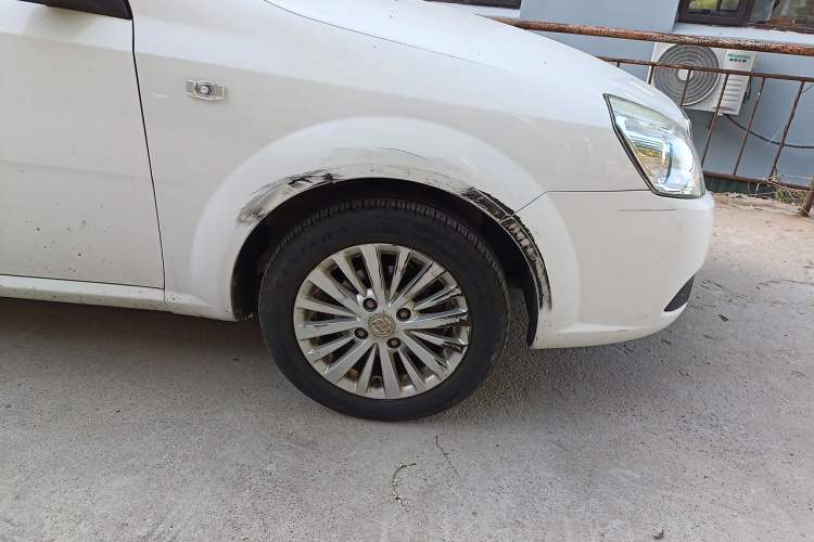 Used Buick Excelle 2013 1.5L Automatic Classic Model Right Front Wheel Hub