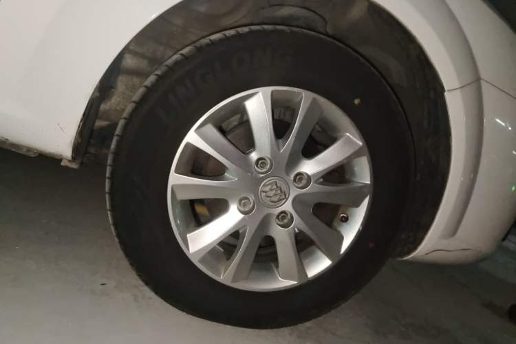 Used Buick Excelle 2013 1.5L Manual Classic Model Right Front Wheel Hub