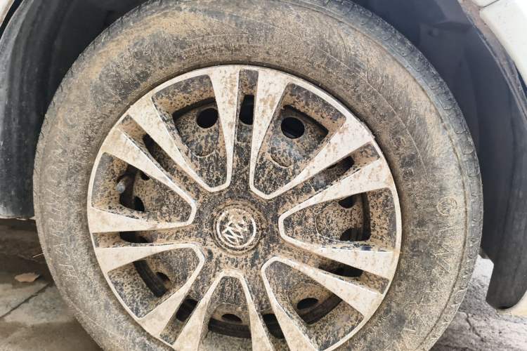 Used Buick Excelle 2013 1.5L Automatic Classic Model Right Front Wheel Hub