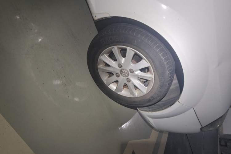 Used Buick Excelle 2013 1.5L Automatic Classic Model Right Front Wheel Hub