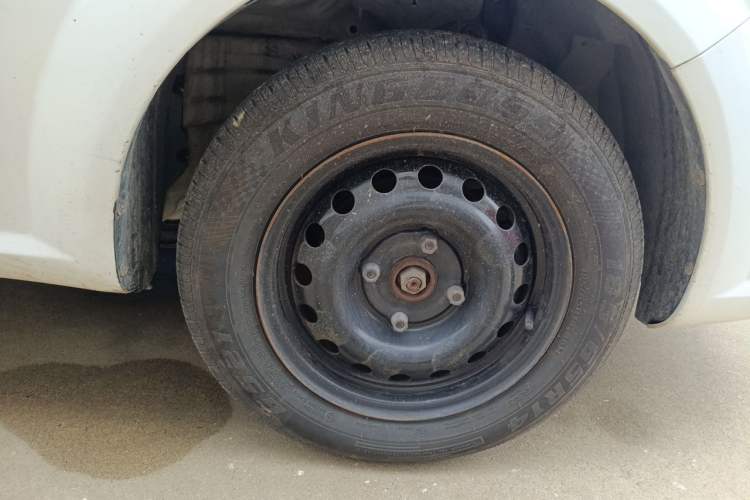 Used Buick Excelle 2013 1.5L Manual Classic Model Right Front Wheel Hub