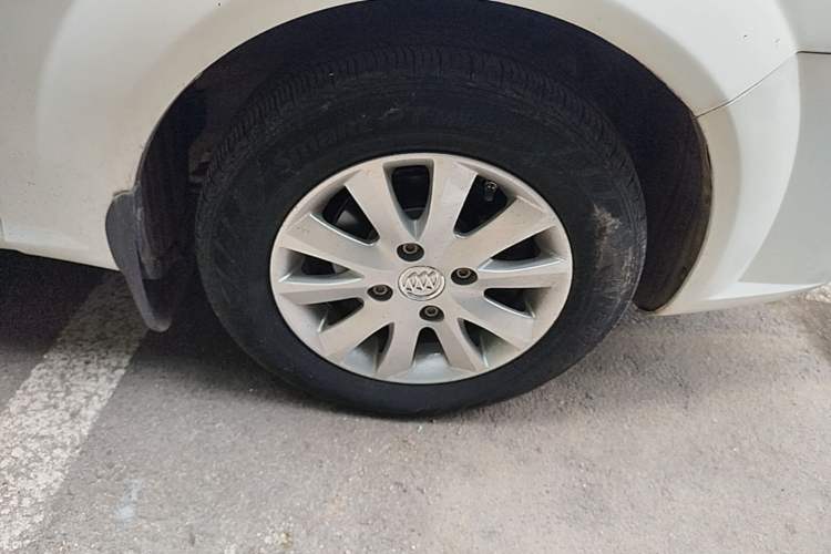 Used Buick Excelle 2013 1.5L Manual Classic Model Right Front Wheel Hub