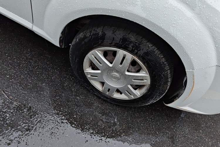 Used Buick Excelle 2013 1.5L Automatic Classic Model Right Front Wheel Hub