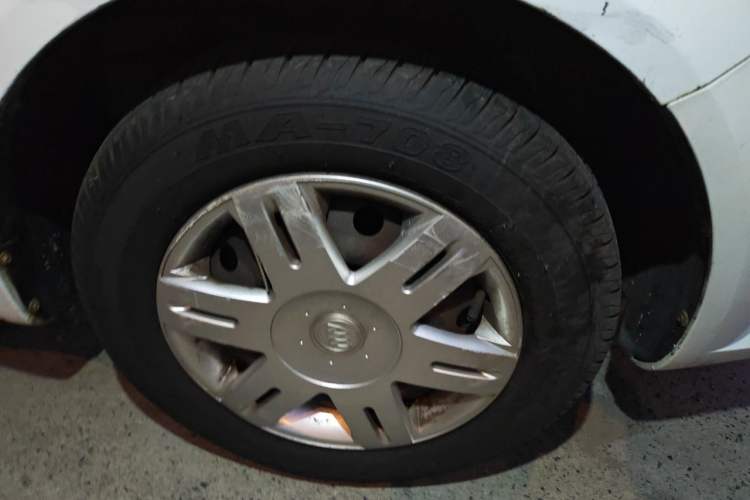 Used Buick Excelle 2013 1.5L Automatic Classic Model Right Front Wheel Hub