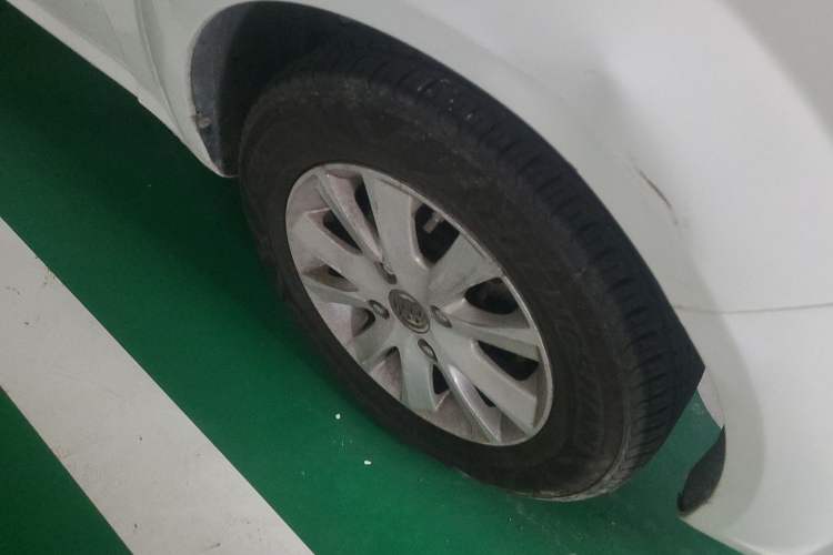 Used Buick Excelle 2013 1.5L Manual Classic Model Right Front Wheel Hub
