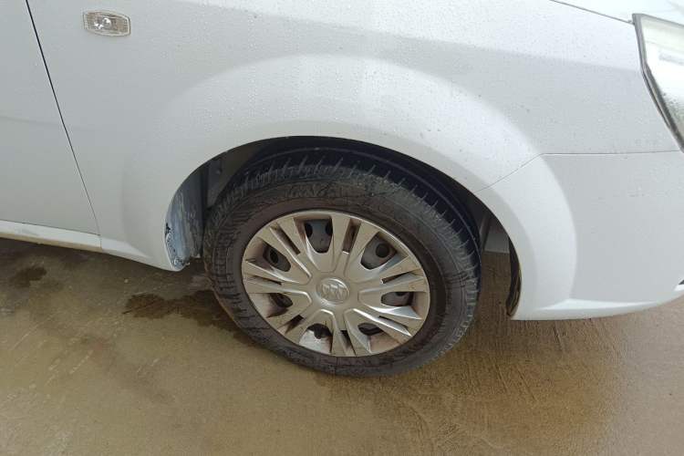 Used Buick Excelle 2013 1.5L Manual Classic Model Right Front Wheel Hub