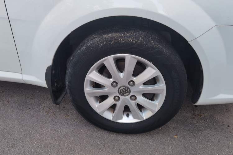 Used Buick Excelle 2013 1.5L Automatic Classic Model Right Front Wheel Hub