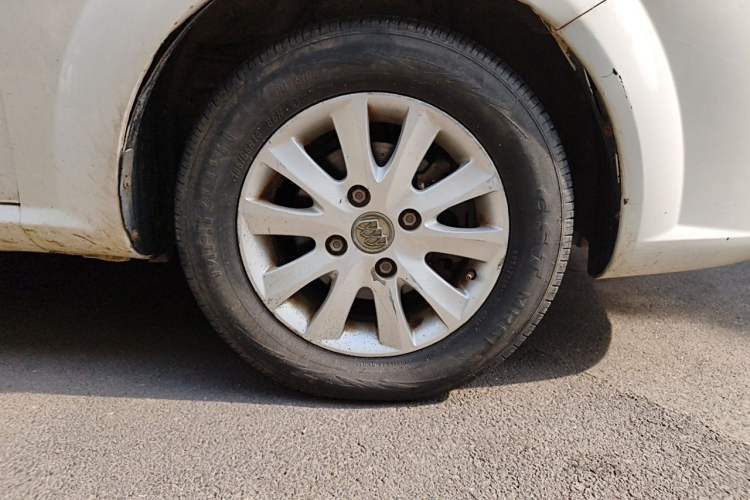 Used Buick Excelle 2013 1.5L Manual Classic Model Right Front Wheel Hub