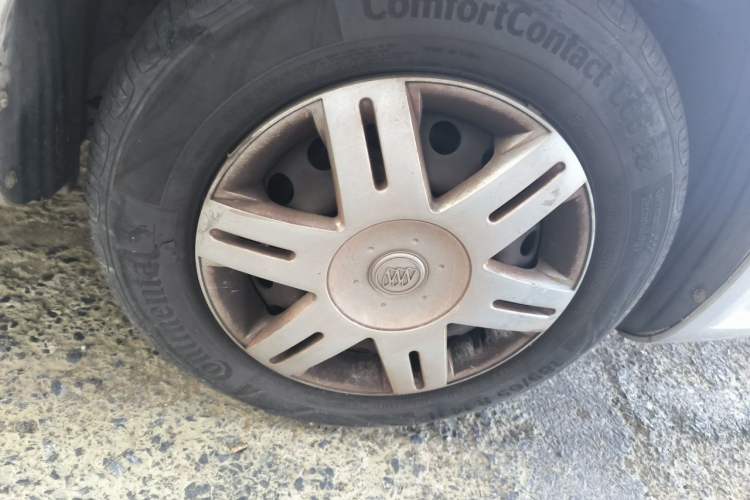 Used Buick Excelle 2013 1.5L Automatic Classic Model Right Front Wheel Hub