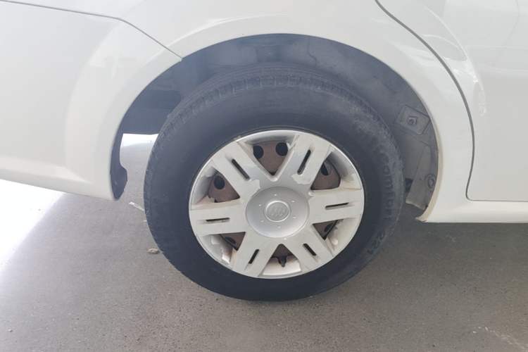 Used Buick Excelle 2013 1.5L Automatic Classic Model Right Rear Wheel Hub