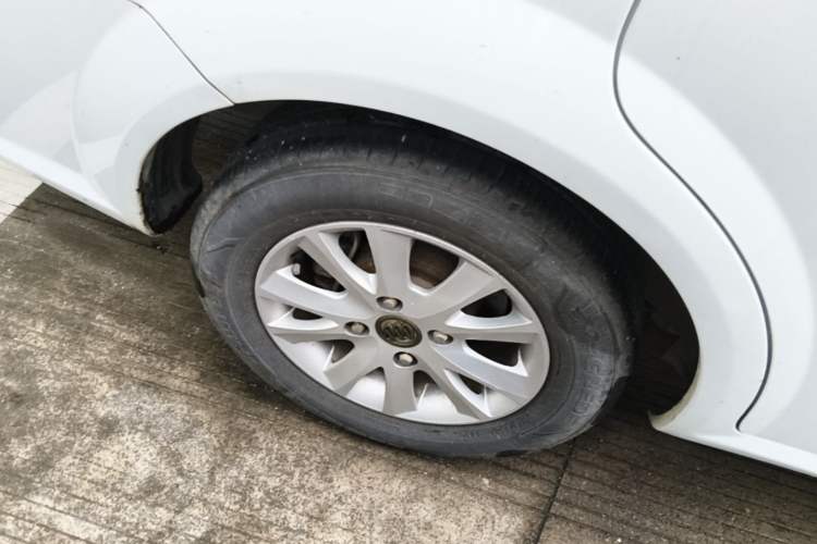 Used Buick Excelle 2013 1.5L Automatic Classic Model Right Rear Wheel Hub