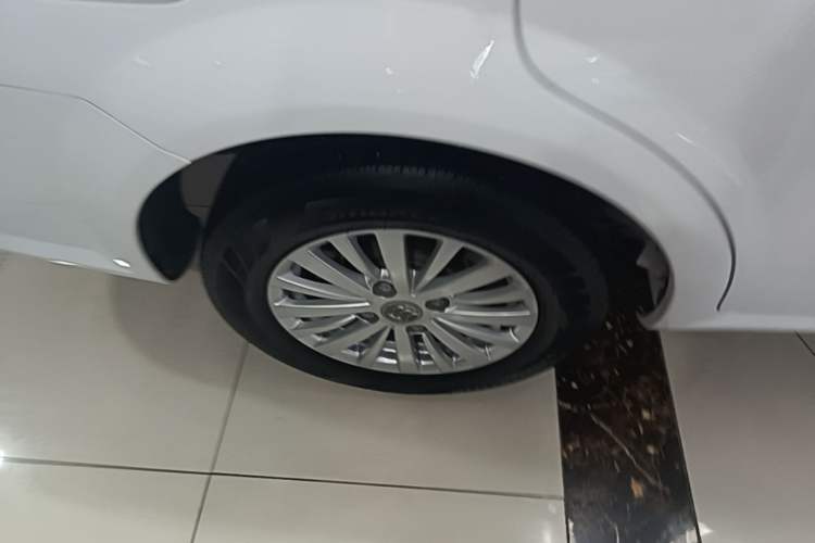 Used Buick Excelle 2013 1.5L Automatic Classic Model Right Rear Wheel Hub