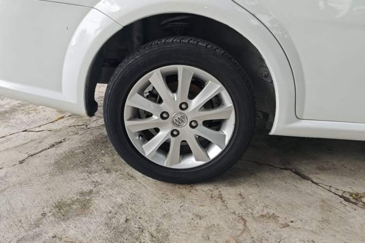 Used Buick Excelle 2013 1.5L Automatic Luxury Model Right Rear Wheel Hub