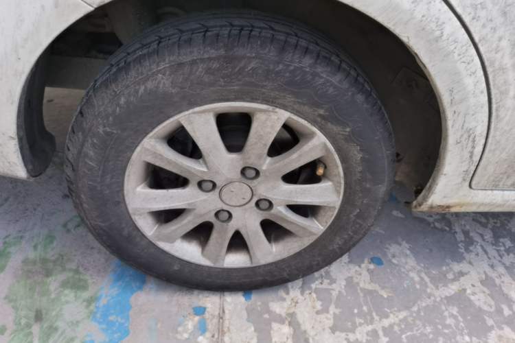 Used Buick Excelle 2013 1.5L Manual Classic Model Right Rear Wheel Hub
