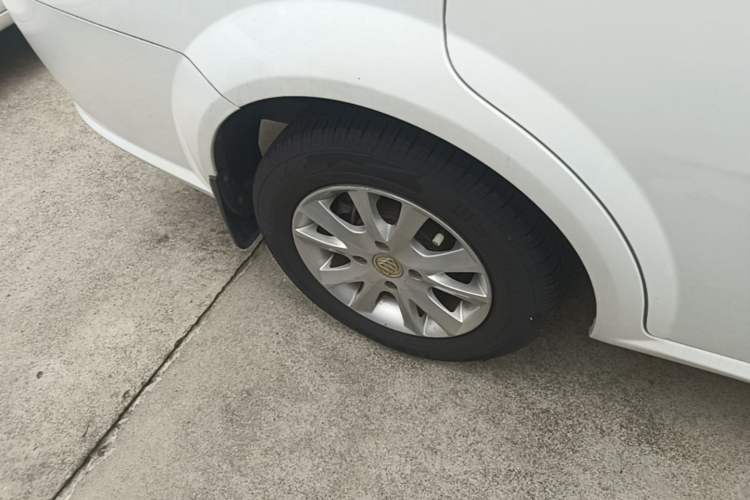 Used Buick Excelle 2013 1.5L Automatic Classic Model Right Rear Wheel Hub