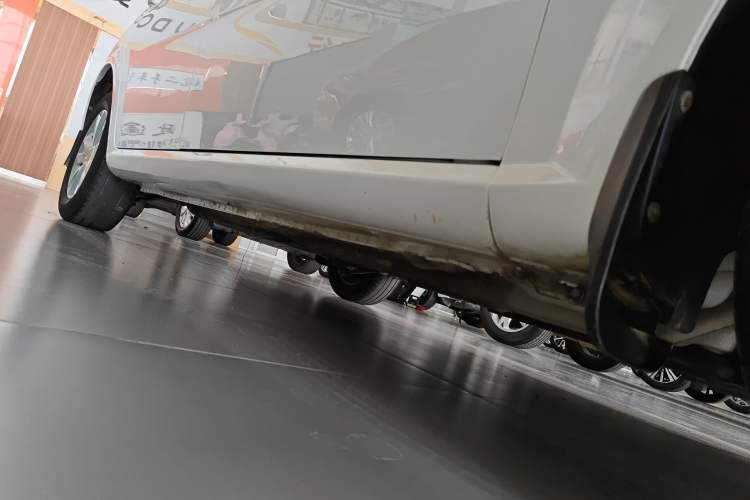 Used Buick Excelle 2013 1.5L Automatic Classic Model Right Side Sill