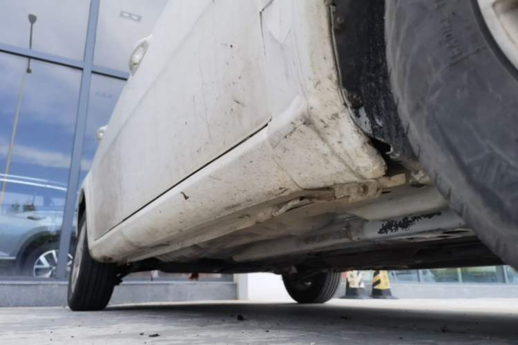 Used Buick Excelle 2013 1.5L Manual Classic Model Right Side Sill