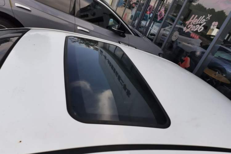 Used Buick Excelle 2013 1.5L Manual Classic Model Roof
