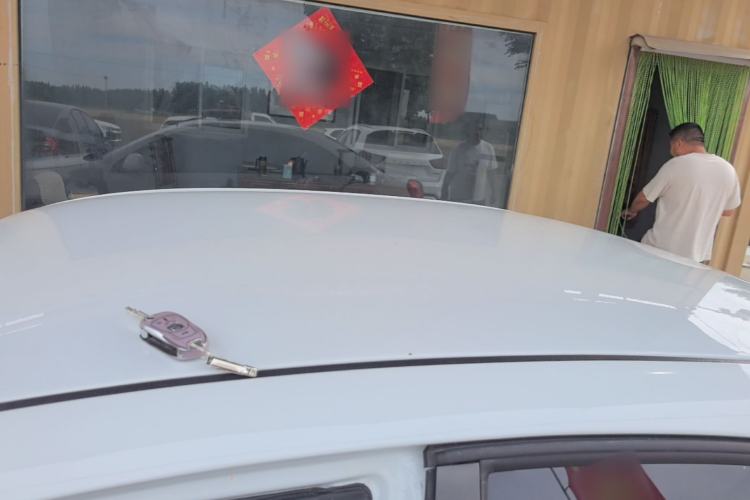 Used Buick Excelle 2013 1.5L Automatic Classic Model Roof