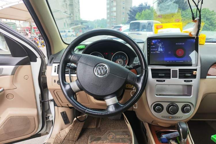 Used Buick Excelle 2013 1.5L Automatic Luxury Model Steering Wheel