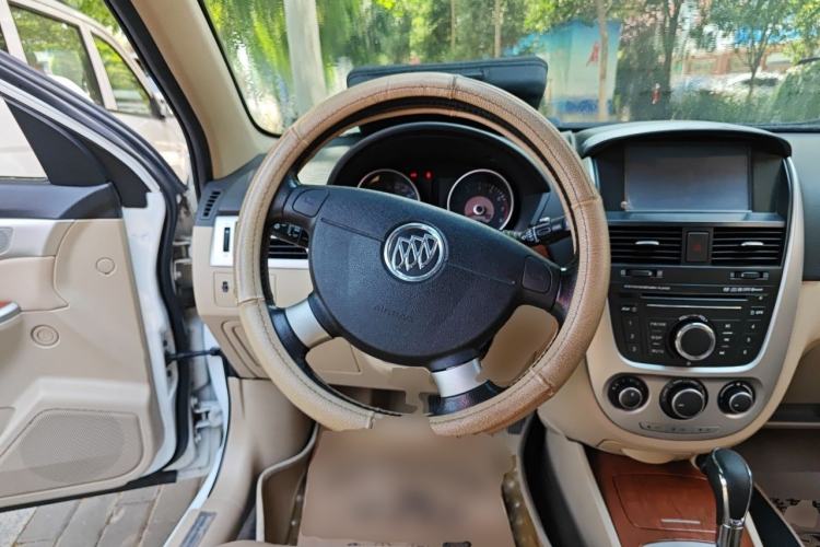Used Buick Excelle 2013 1.5L Automatic Luxury Model Steering Wheel