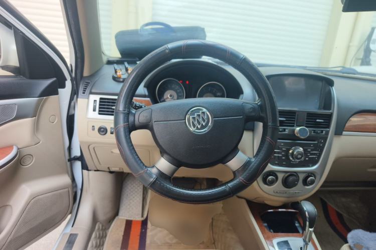 Used Buick Excelle 2013 1.5L Automatic Luxury Model Steering Wheel