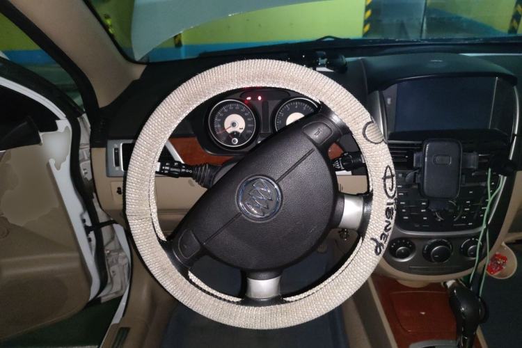 Used Buick Excelle 2013 1.5L Automatic Luxury Model Steering Wheel
