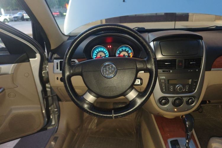 Used Buick Excelle 2013 1.5L Automatic Luxury Model Steering Wheel