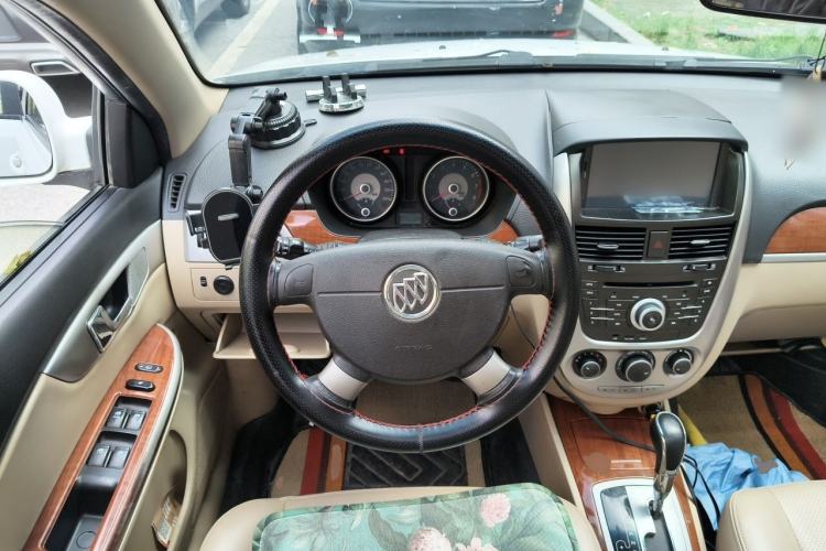 Used Buick Excelle 2013 1.5L Automatic Luxury Model Steering Wheel