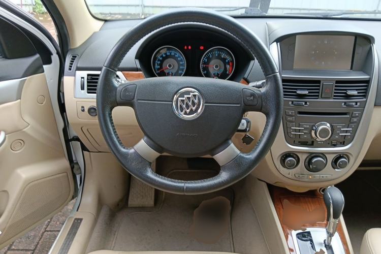 Used Buick Excelle 2013 1.5L Automatic Luxury Model Steering Wheel