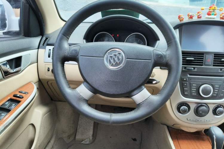 Used Buick Excelle 2013 1.5L Automatic Luxury Model Steering Wheel