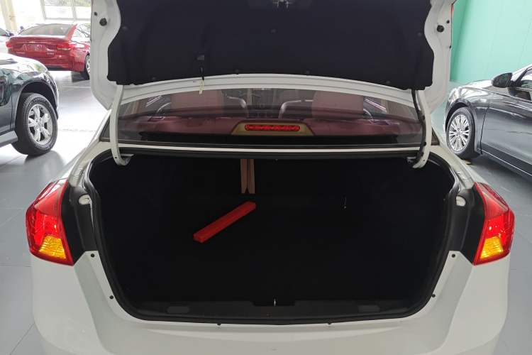 Used Buick Excelle 2013 1.5L Automatic Classic Model Trunk